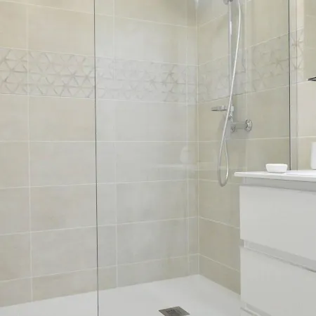 Apartment Renove 2021 Avec Balcon Et Garage, Proche Golf, 3 Pieces, 6 Couchages, Le Lavandou. - Fr-1-251-425 Le Lavandou